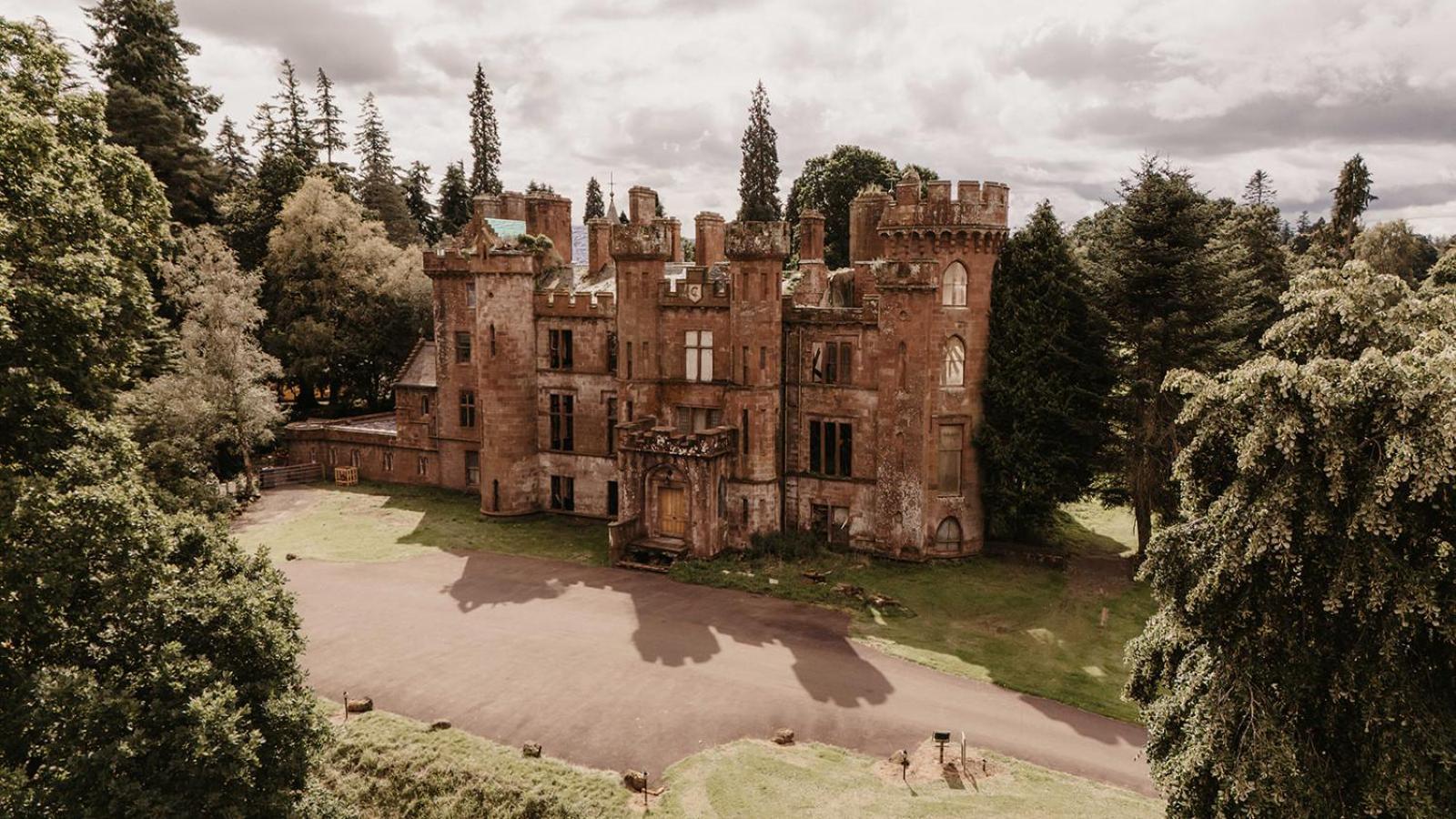Luxury Woodland Lodge Retreat At Culdees Castle Крифф Экстерьер фото